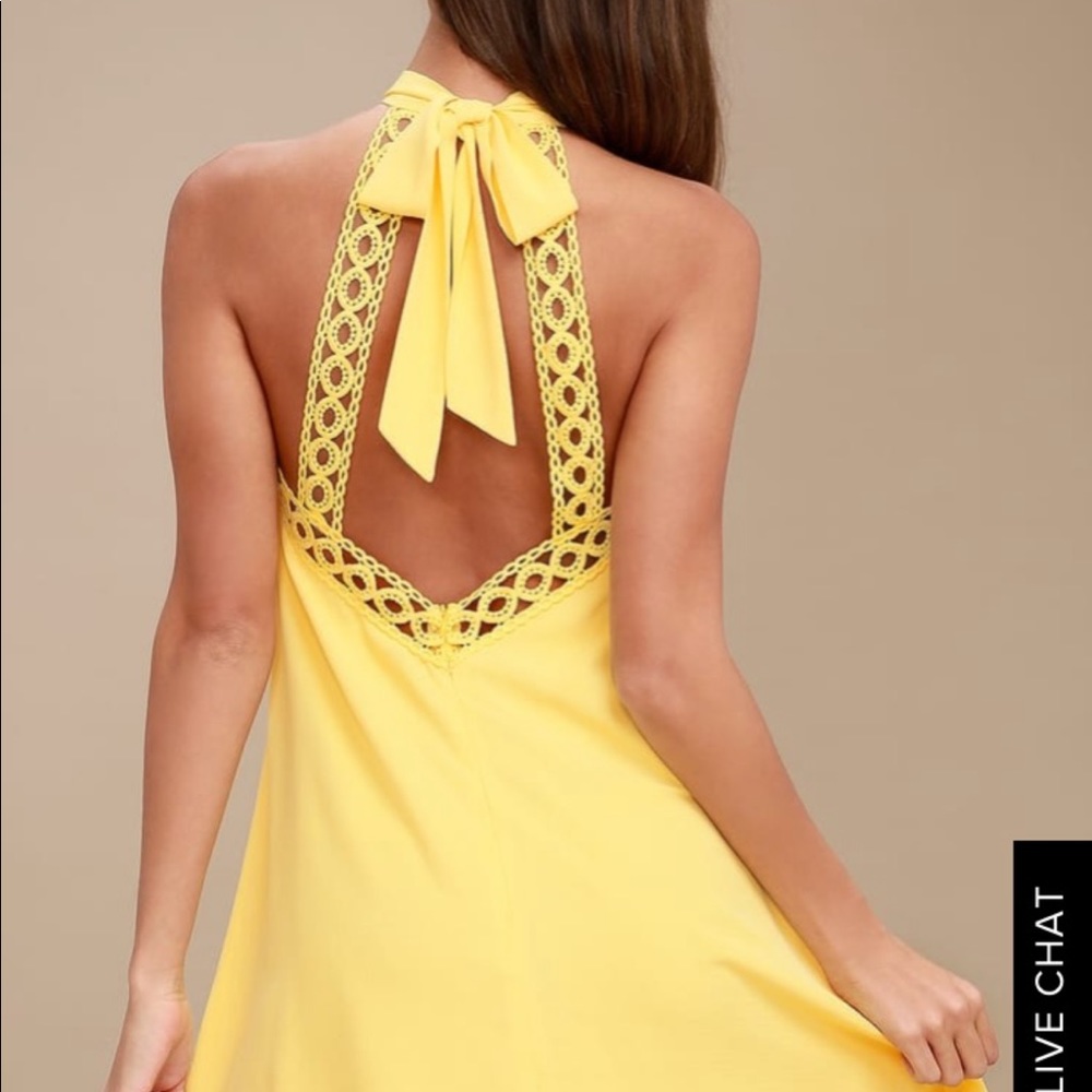 LULU’S YELLOW LACE HALTER DRESS